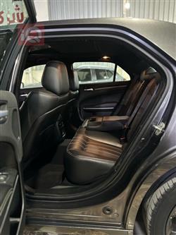 کرایسلەر 300